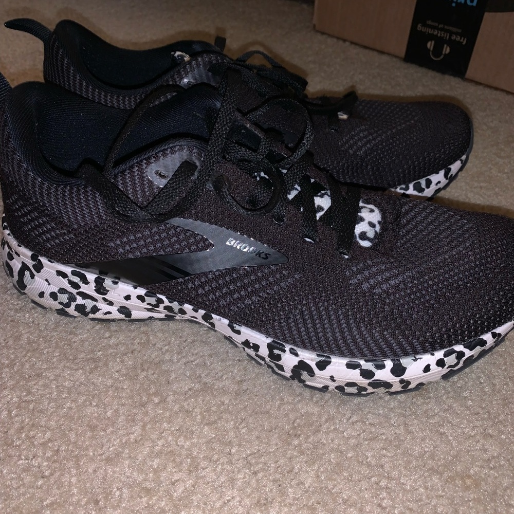 Brooks Revel 5 cheetah sneakers EUC